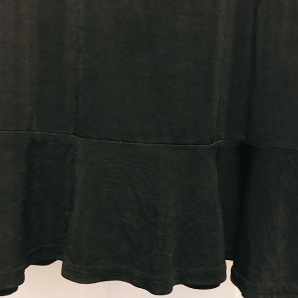 Women’s light weigh black skirt - Picture 2 of 3